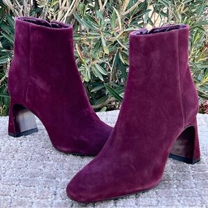 NWT $150 Antonio Melani
Elana Suede Dress Booties
